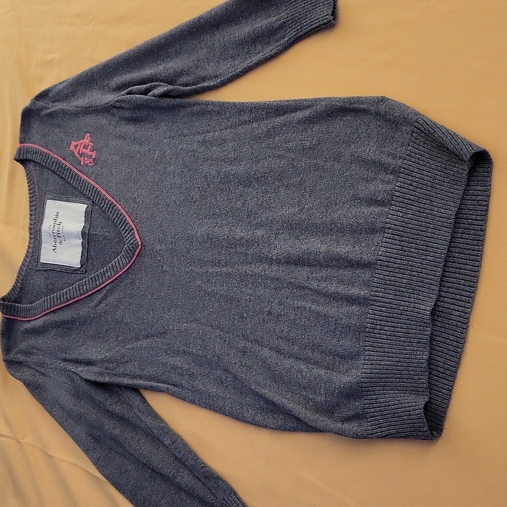 Abercrombie & Fitch Charcoal V-Neck Sweater with Pink Trim 3/4 Sleeves
